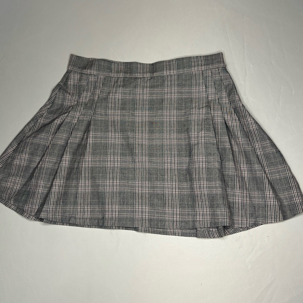 Plaid grey and pink skirt
